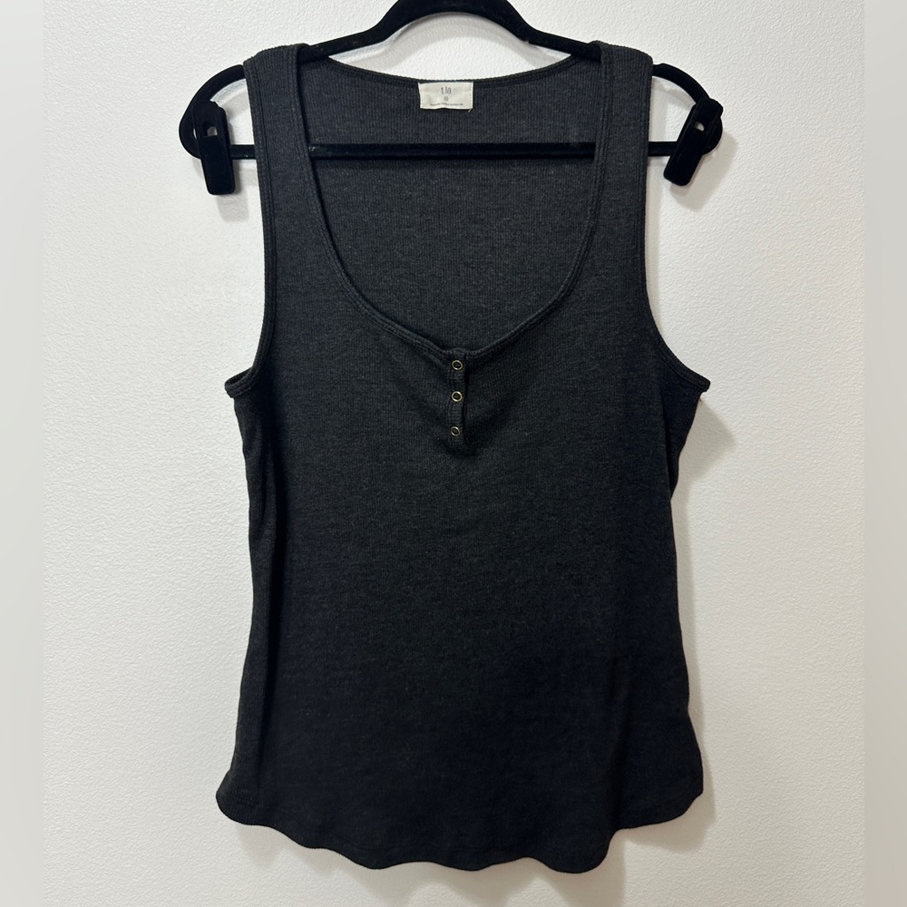 Aritzia TLA Women’s Sz XL Charcoal Gray Henley Tank Top Scoop Neck Button Front